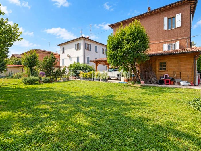 Casa con 6 locali in vendita in via Vittorio Mattei, Ospizio San Maurizio, Reggio Emilia