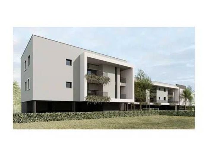 Appartamento con 6 locali in vendita in Piazza Poloni Don Vittorio, Centro, Montebelluna