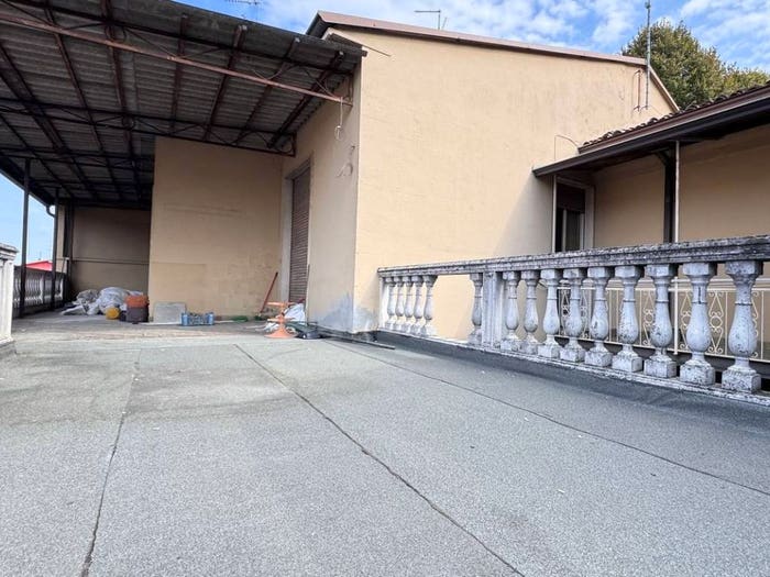 Appartamento quadrilocale in vendita in Infrangibile, Piacenza