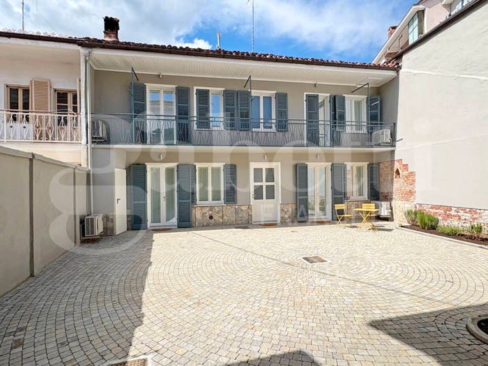 Casa quadrilocale in vendita in Via Umberto, Centro, Bra