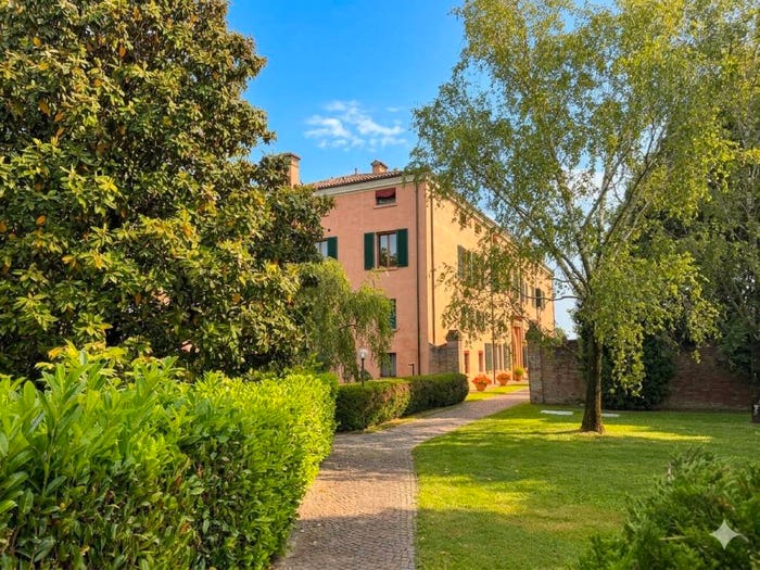 Appartamento quadrilocale in vendita in Via Pomposa, Ferrara