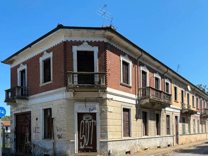 Casa con 6 locali in vendita in Viale Stazione, Nichelino