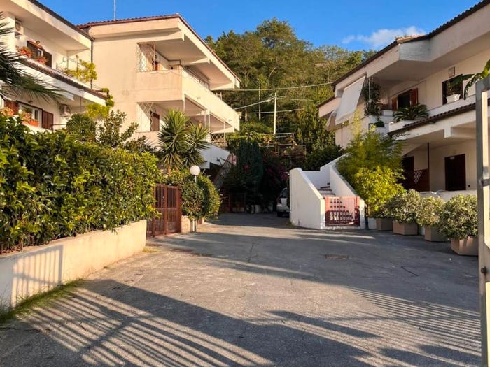 Casa con 6 locali in vendita in SS, Centro, Amantea