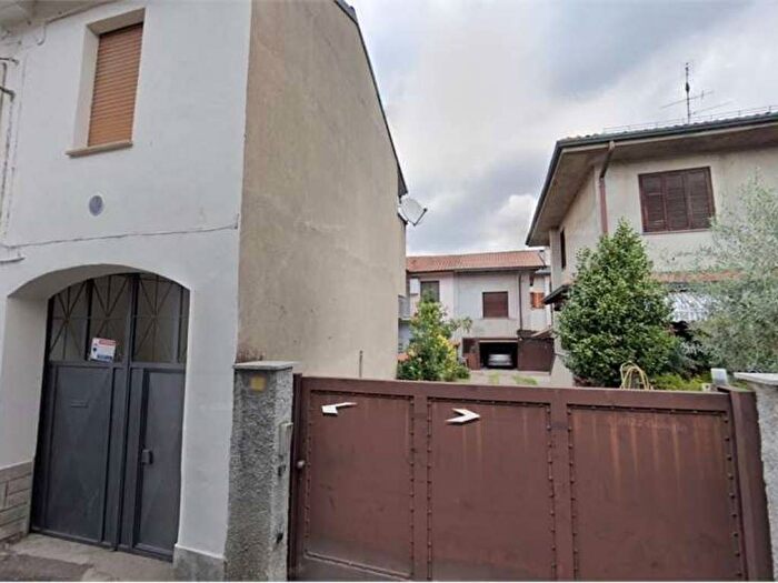 Appartamento trilocale in vendita in Via Giuseppe Giannini, Centro, Parabiago