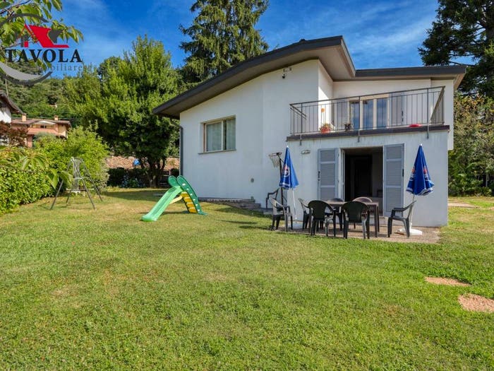 Casa quadrilocale in vendita in Via delle Rose, Cuasso Al Piano, Cuasso al Monte