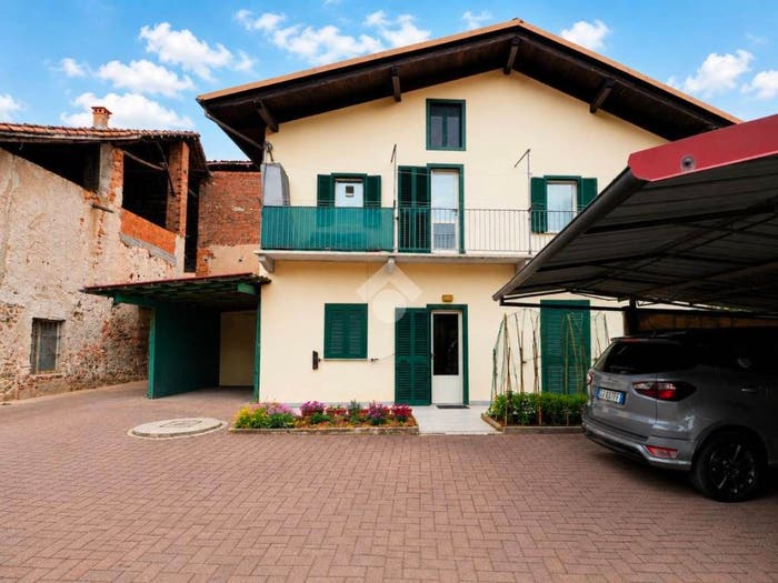 Casa con 6 locali in vendita in Via Dante Alighieri, Centro, Cossato