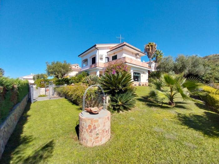 Casa quadrilocale in vendita in Via degli Ulivi, Centro, Diamante