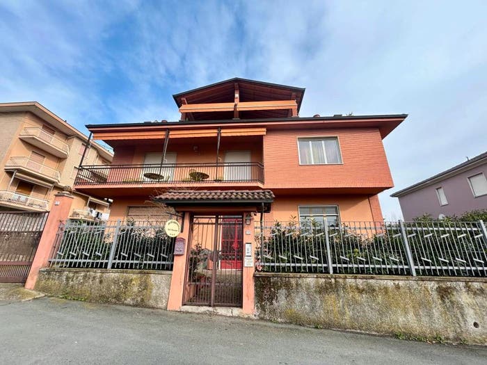 Casa con 6 locali in vendita in Via Ferdinando Magellano, Centro, Acqui Terme