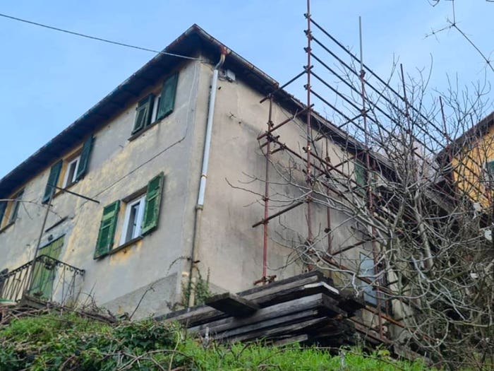 Casa con 6 locali in vendita in Via Monte Rombon, Mignanego