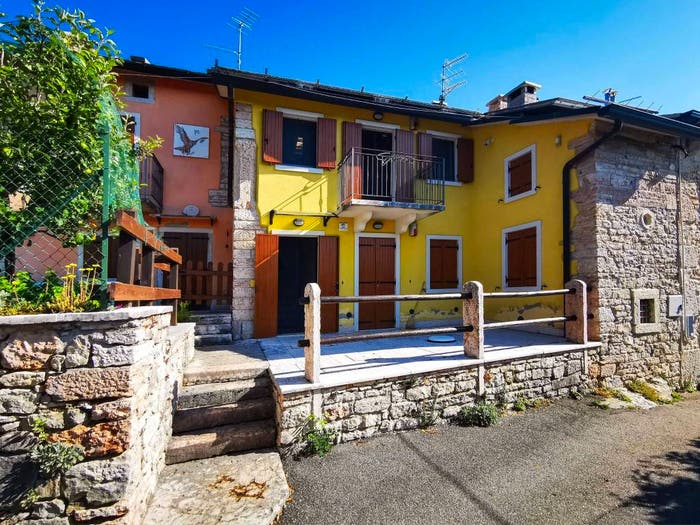 Appartamento quadrilocale in vendita in Contrada Menegazzi, Erbezzo
