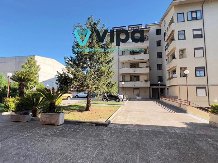 Appartamento quadrilocale in vendita in Via Fanelli, Caserta