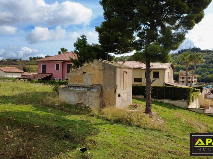Casa con 6 locali in vendita in Via Alcide De Gasperi, Canicattì