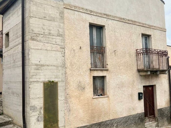 Casa bilocale in vendita in Via Roma, Nocciano