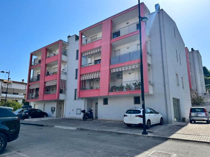Appartamento trilocale in vendita in Strada Colle Carullo, Tirino, Pescara