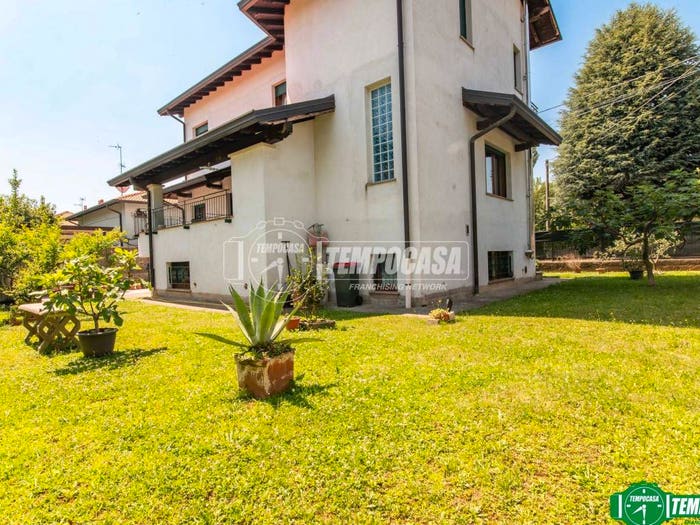 Casa quadrilocale in vendita in Via Piave, Centro, Cerro Maggiore