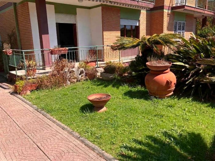 Casa con 6 locali in vendita in Via Lazio, Morbella Cucchiarelli, Latina