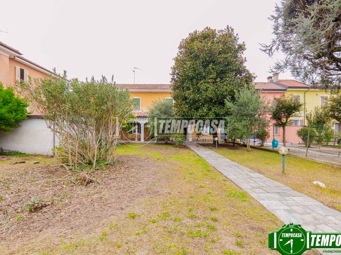 Casa con 6 locali in vendita in Mirabello Scala, Pavia