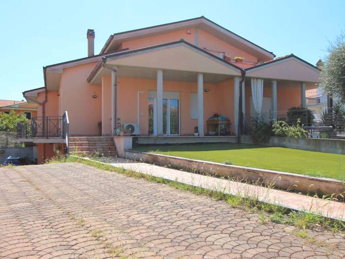 Casa con 5 locali in vendita in Via Waldino Sassetti, Piane Di Morro, Folignano