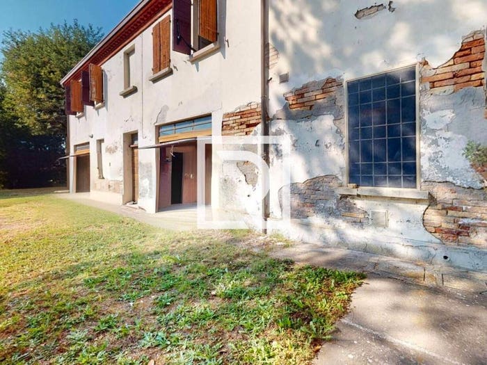 Casa con 6 locali in vendita in FAENTINA NORD, Russi