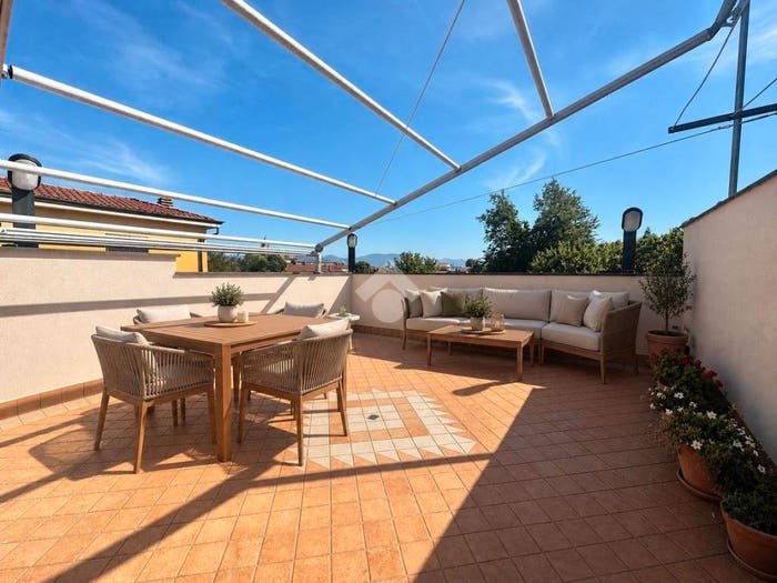 Casa quadrilocale in vendita in Via europa, Centro, Agliana