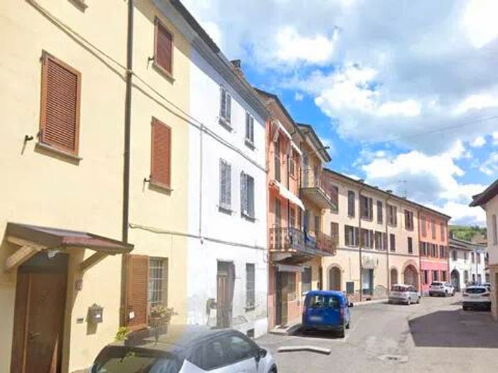 Appartamento trilocale in vendita in Via Naturani, Centro, Retorbido