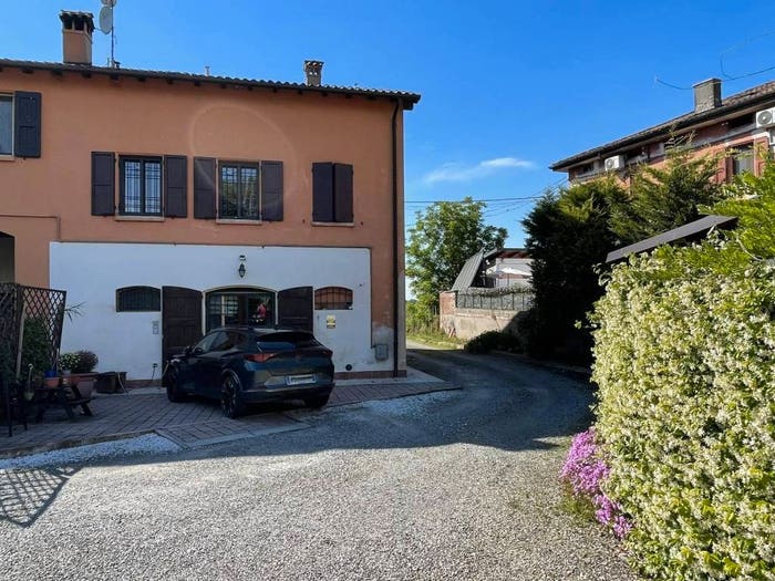 Casa con 6 locali in vendita in Via Nonantolana, Albareto Mulini Nuovi, Modena