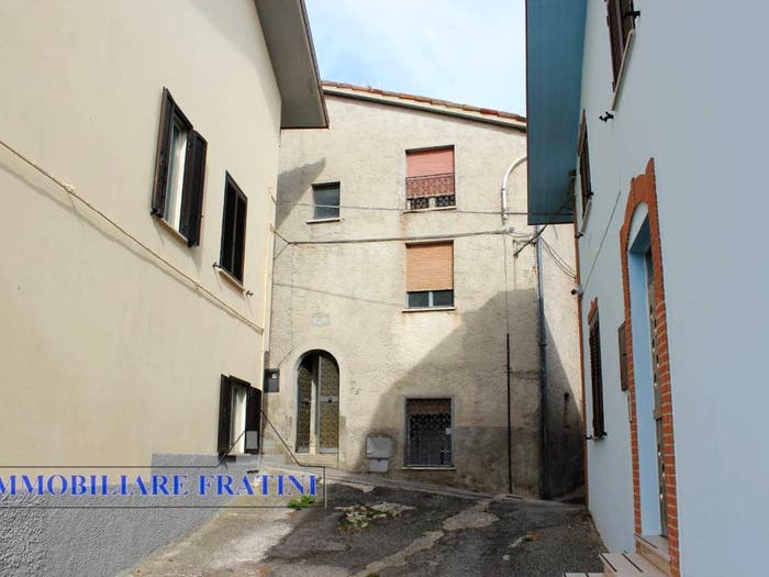 Casa con 6 locali in vendita in Cornacchiano, Civitella del Tronto