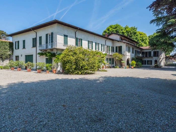 Casa con 6 locali in vendita in Piazza Giuseppe Leva, Travedona Monate, TravedonaMonate