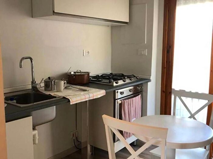 Appartamento con 5 locali in vendita in Via Veneto, Centro, Viareggio