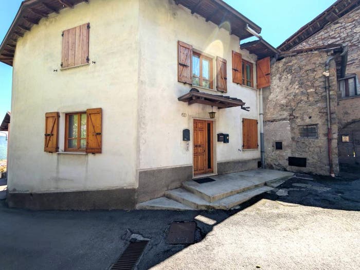 Appartamento trilocale in vendita in Via Castello, Centro, Mura