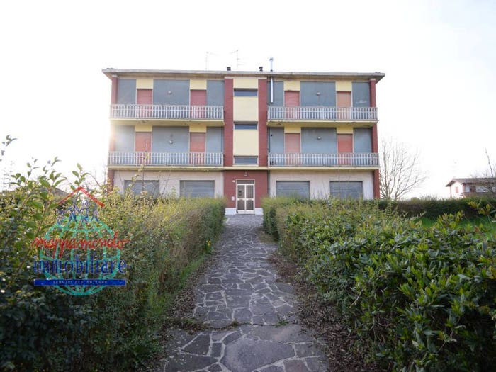 Casa con 6 locali in vendita in VIA PARATORE, Frazioni Nord, Cento