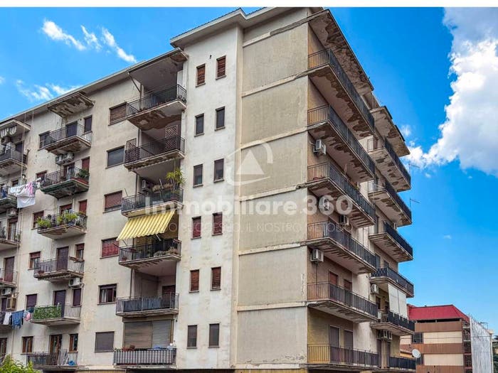 Appartamento quadrilocale in vendita in Via Ludovico Ariosto, Stadio Città, Cosenza