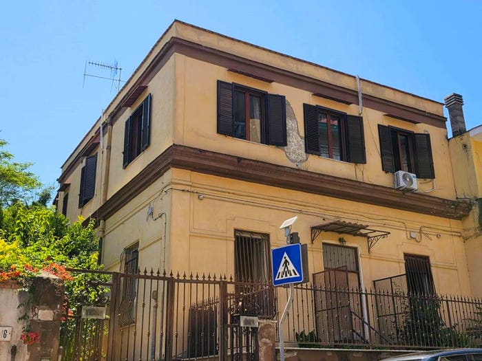 Appartamento con 6 locali in vendita in Via Ponti Rossi, Ponti Rossi, Napoli