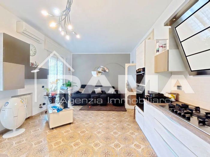 Appartamento con 6 locali in vendita in via Domenico Matteucci, Stadio, Forlì