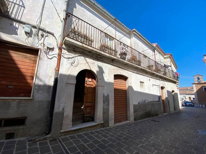 Appartamento con 6 locali in vendita in Corso Pietro Giannone, Rignano Garganico