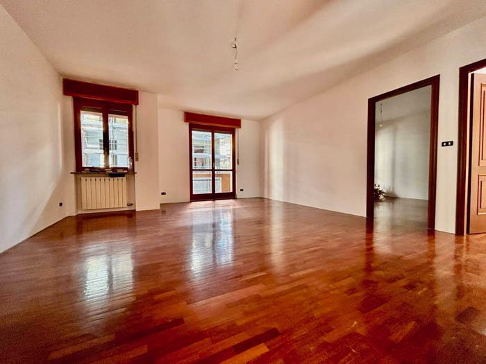 Appartamento quadrilocale in vendita in Via Vittorio Bersezio, Centro, Cuneo