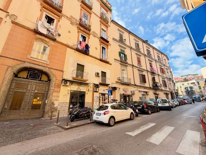 Appartamento trilocale in vendita in Via Matteo Renato Imbriani, Piazza Canneto Salvator Rosa, Napoli