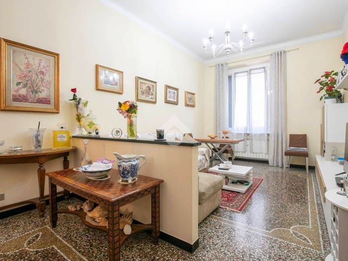 Appartamento con 5 locali in vendita in Via Bonifacio, Marassi, Genova
