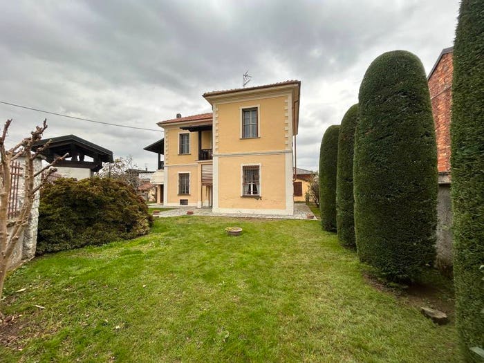 Casa con 6 locali in vendita in Via Vinzaglio, Centro, Palestro