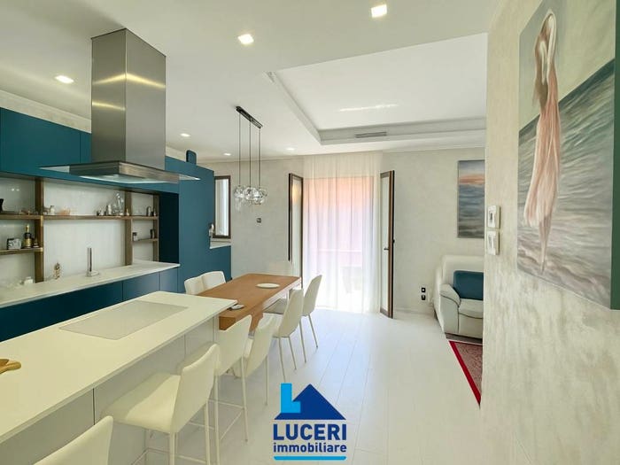 Appartamento con 5 locali in vendita in Via Bonaventura Mazzarella, Centro, Gallipoli