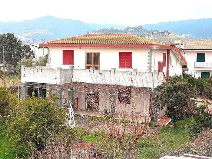 Casa con 6 locali in vendita in Via Delle Orchidee SNC, San Sostene Marina, San Sostene