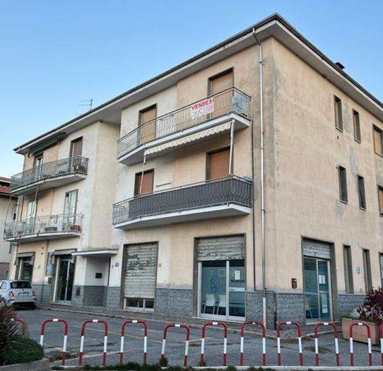Appartamento quadrilocale in vendita in Corso Xxv Aprile, Cairo Montenotte