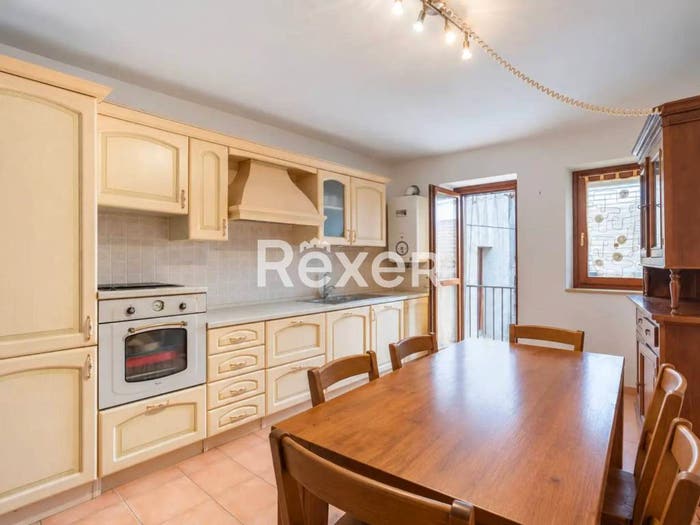 Casa con 6 locali in vendita in Cantone Colmo, Curino