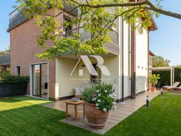 Casa con 5 locali in vendita in Via Molise, Bussolengo