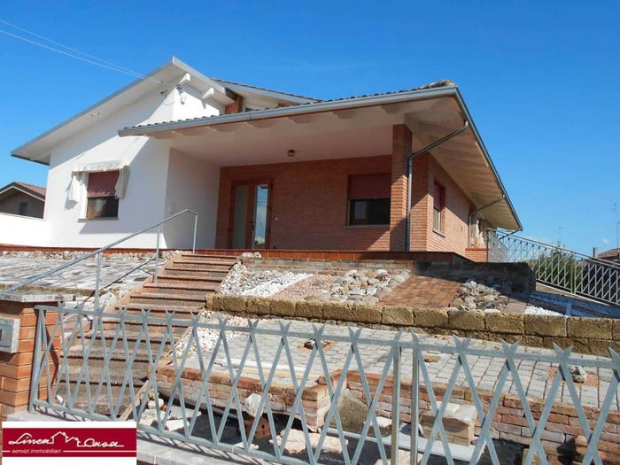 Casa con 6 locali in vendita in VIA LABRIOLA, Maiero, Portomaggiore