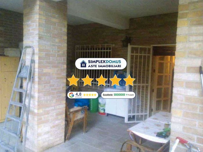 Appartamento con 5 locali in vendita in Via Gerolamo Sambiase, Acquedotto, Cosenza