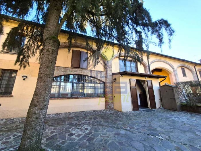 Casa quadrilocale in vendita in VIA LONATI, GadescoPieve Delmona