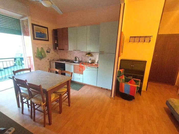 Appartamento trilocale in vendita in Porto Maurizio, Imperia