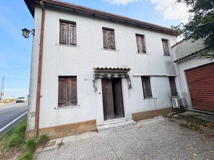 Casa con 6 locali in vendita in Fossona, Cervarese Santa Croce