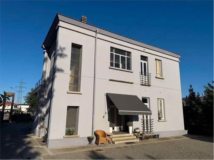 Casa con 6 locali in vendita in Via Borgomanero, Borgomanero